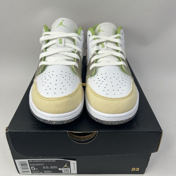 Nike Shoes Air Jordan 1 Low SE GS "Pastel/Vivid Green” 2024 - Picture 2 of 5